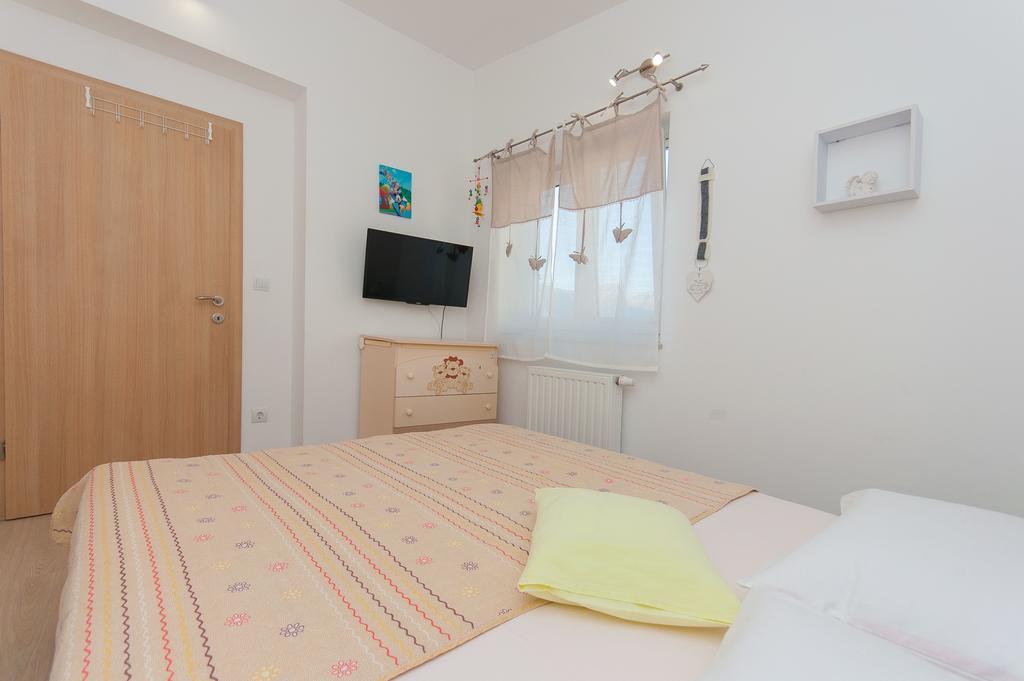 אומיס Apartment Lelas מראה חיצוני תמונה